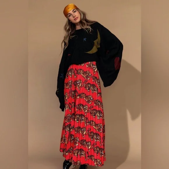 Dressed in LALA Don't Let Them Tame You Pleated Midi Skirt - Picture 5 of 8